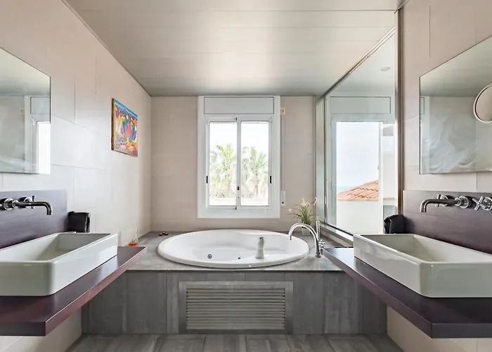 Miramar בית נופש *